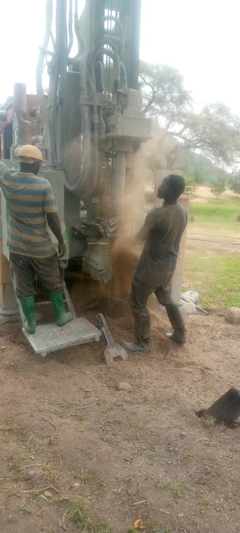 Installation de la pompe à eau – étape 3